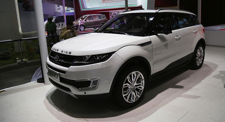 Mẫu xe Landwind
X7 của Trung Quốc trông giống hệt Range Rover Evoque (Ảnh: Carscoops)