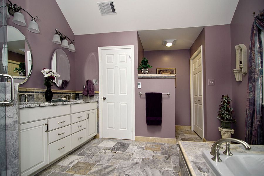 Không gian phòng tắm sẽ thêm hiện đại với màu tím.